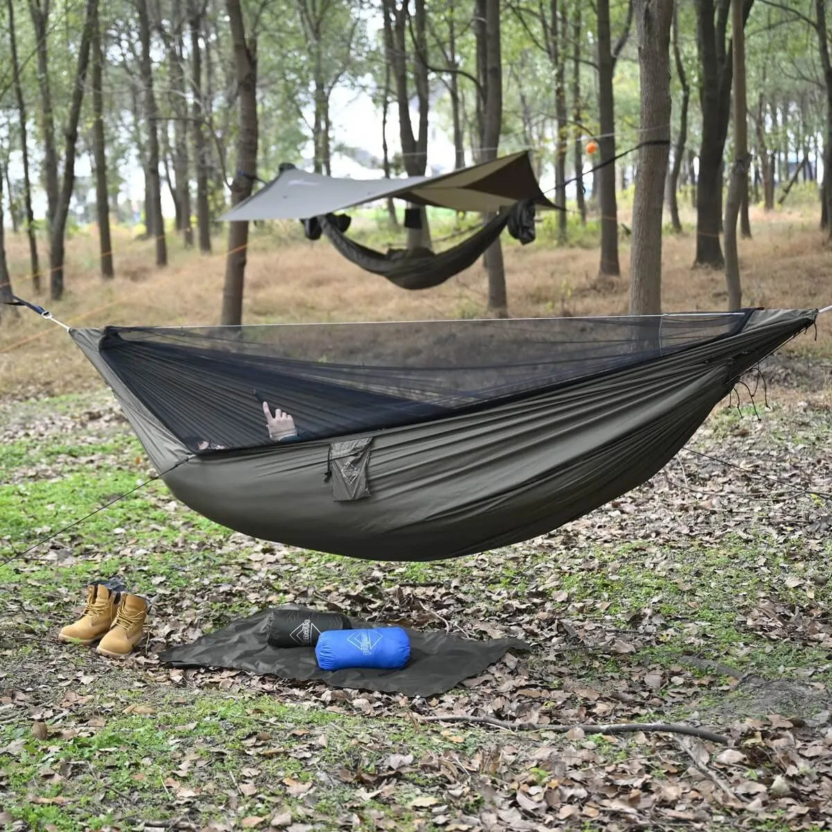 Camping-Sachensack und Hängematten-Ridgeline-Organizer
